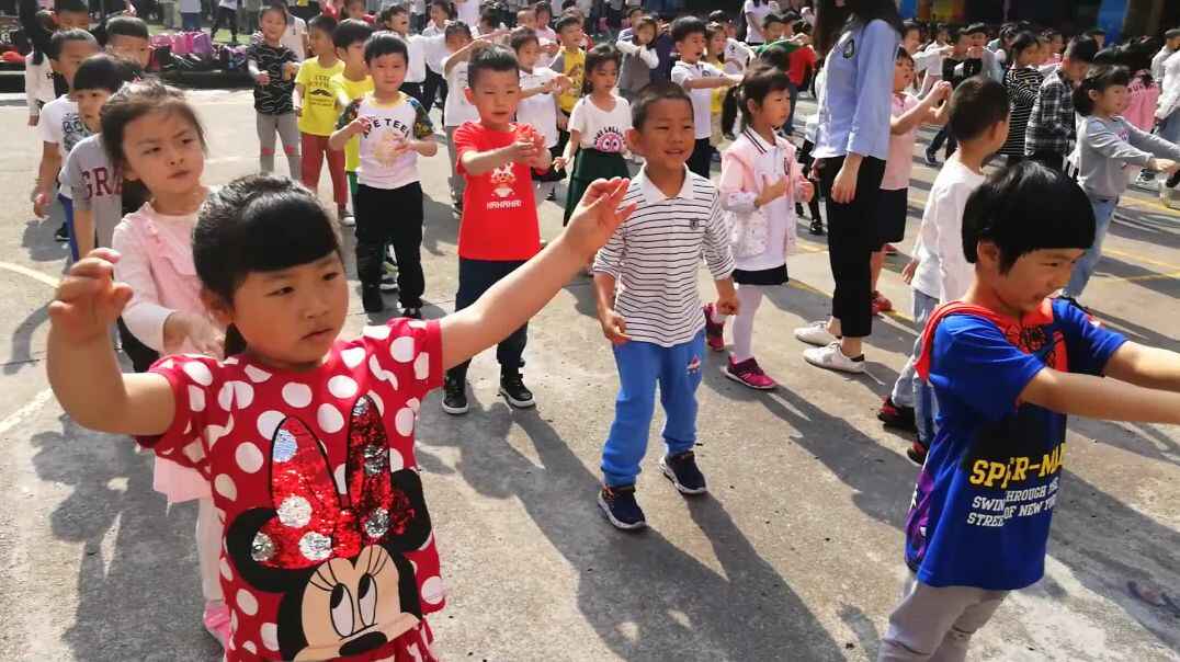 小手举高高
