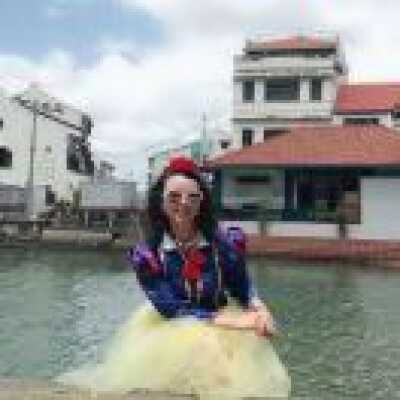 李丽红 