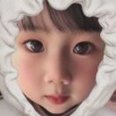 胡渝 