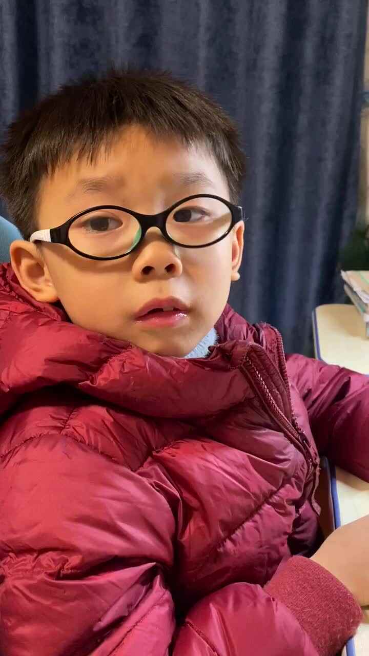 trim.BED2BF6D-7C33-4146-84A8-5046F774FA6F.MOV我是一只小虫子