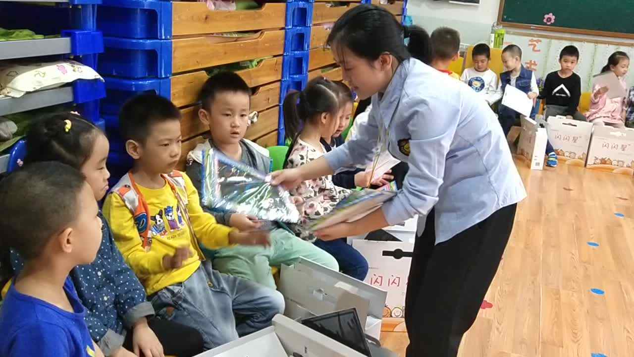 萌娃们在 干嘛