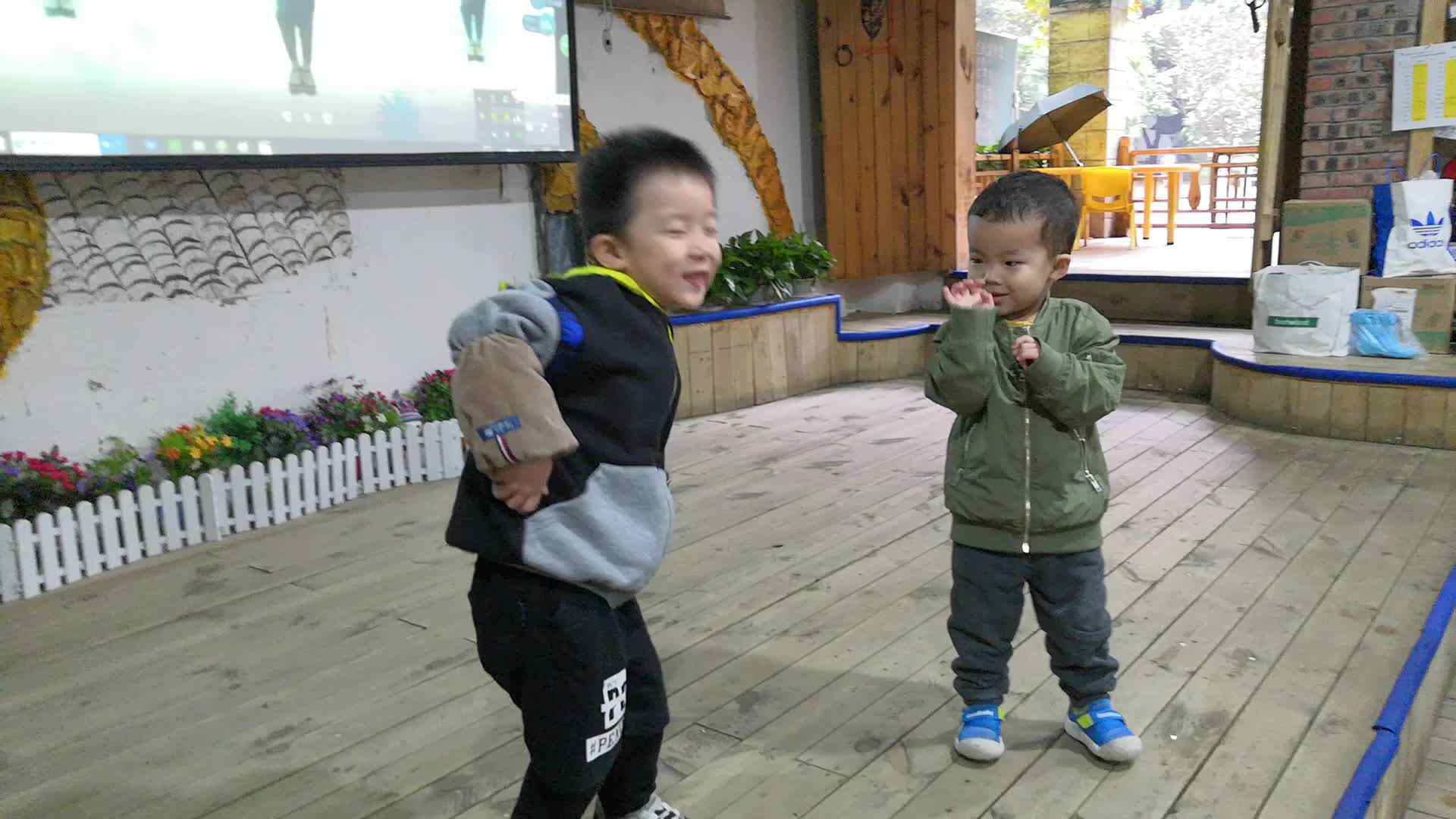 一起来玩呀