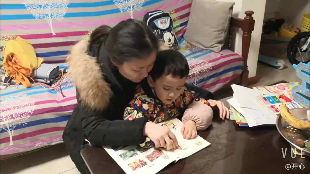 2019.12.10黄彦翕《小蜜蜂》.MOV