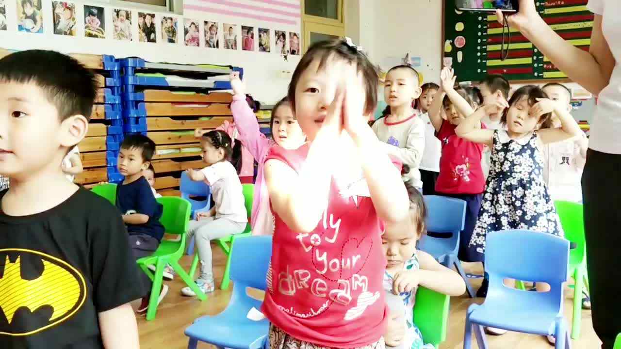 我们唱歌我们跳舞