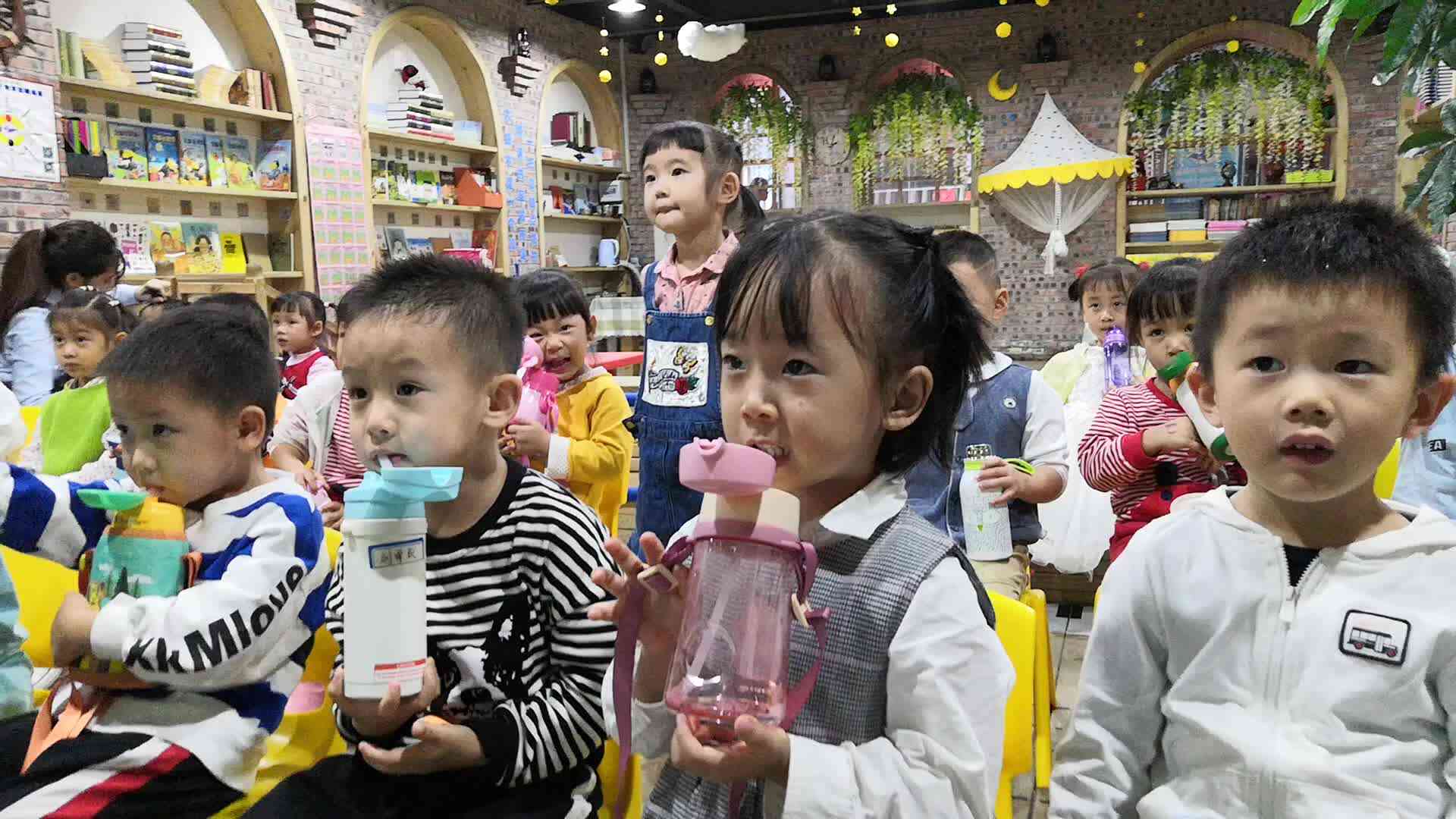 你喜欢喝水吗？111.mp4