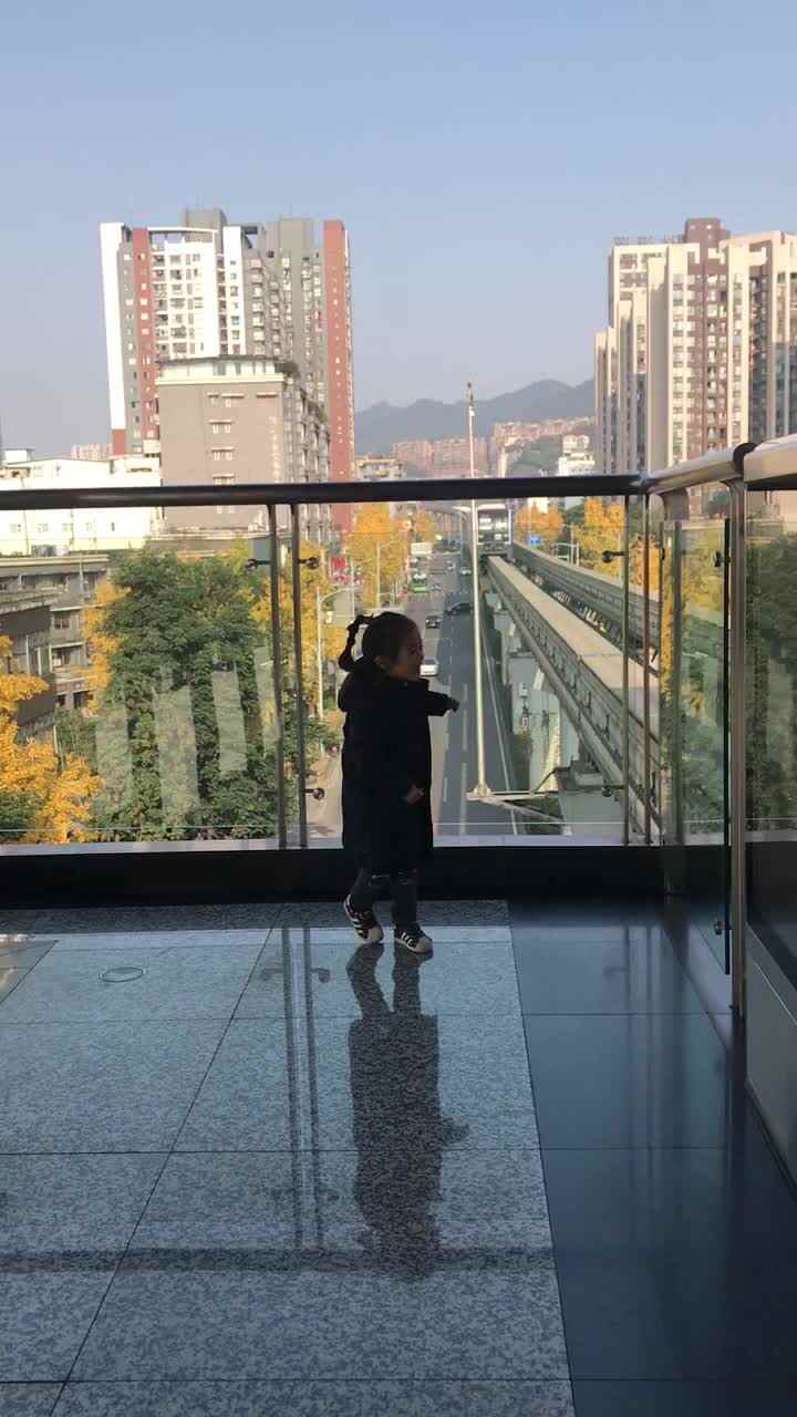 2019.12.8大A班31号段雨馨——（周末生活之和火车奔跑）