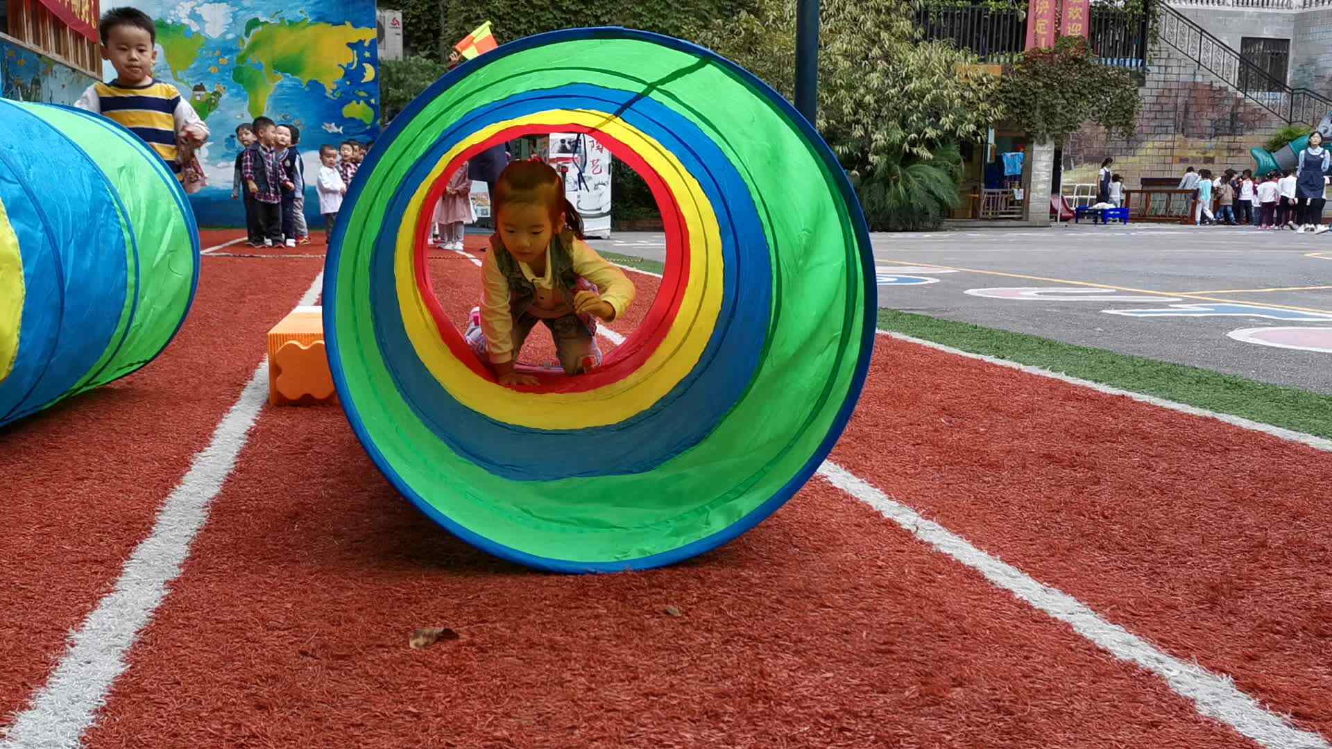 钻洞洞.mp4