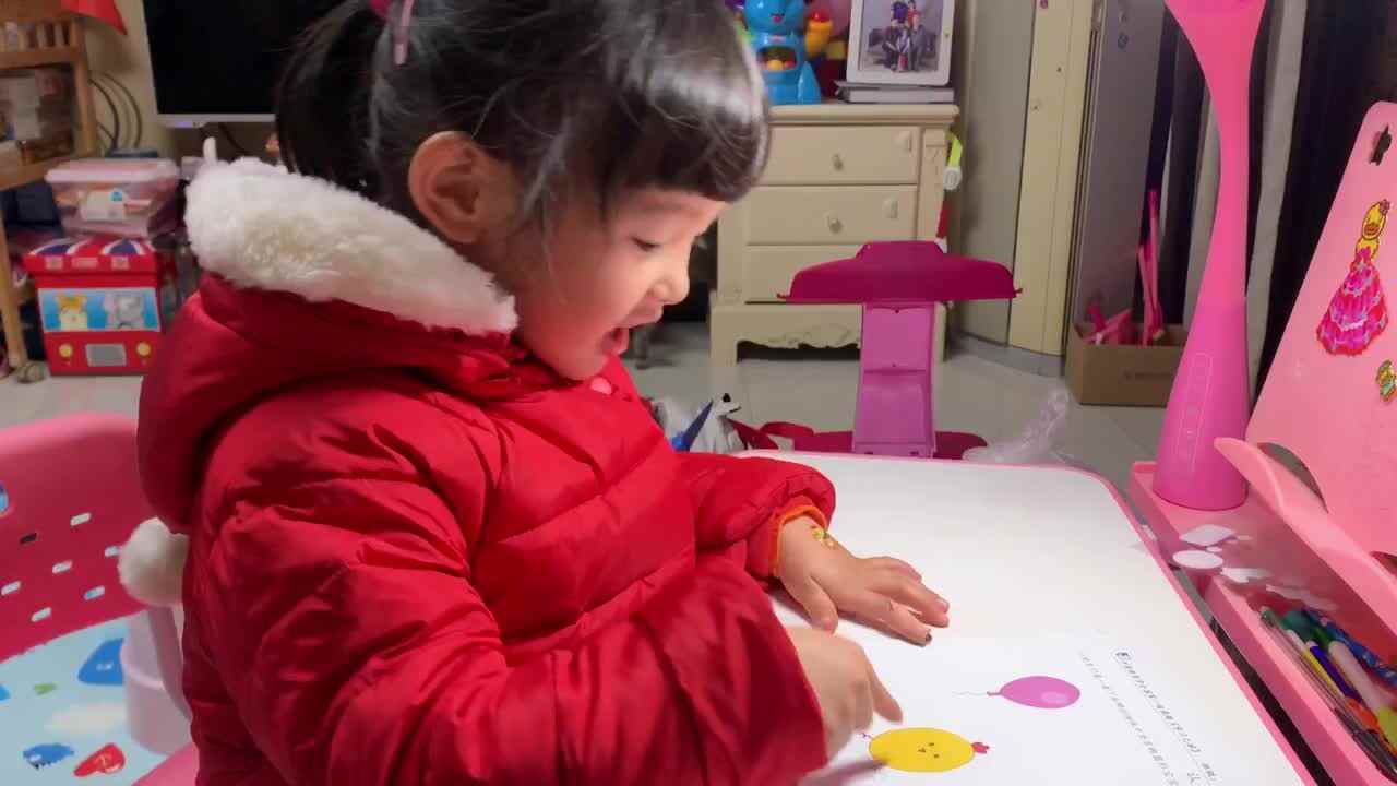 2019.12.19实验中班7号家庭作业反馈.MOV