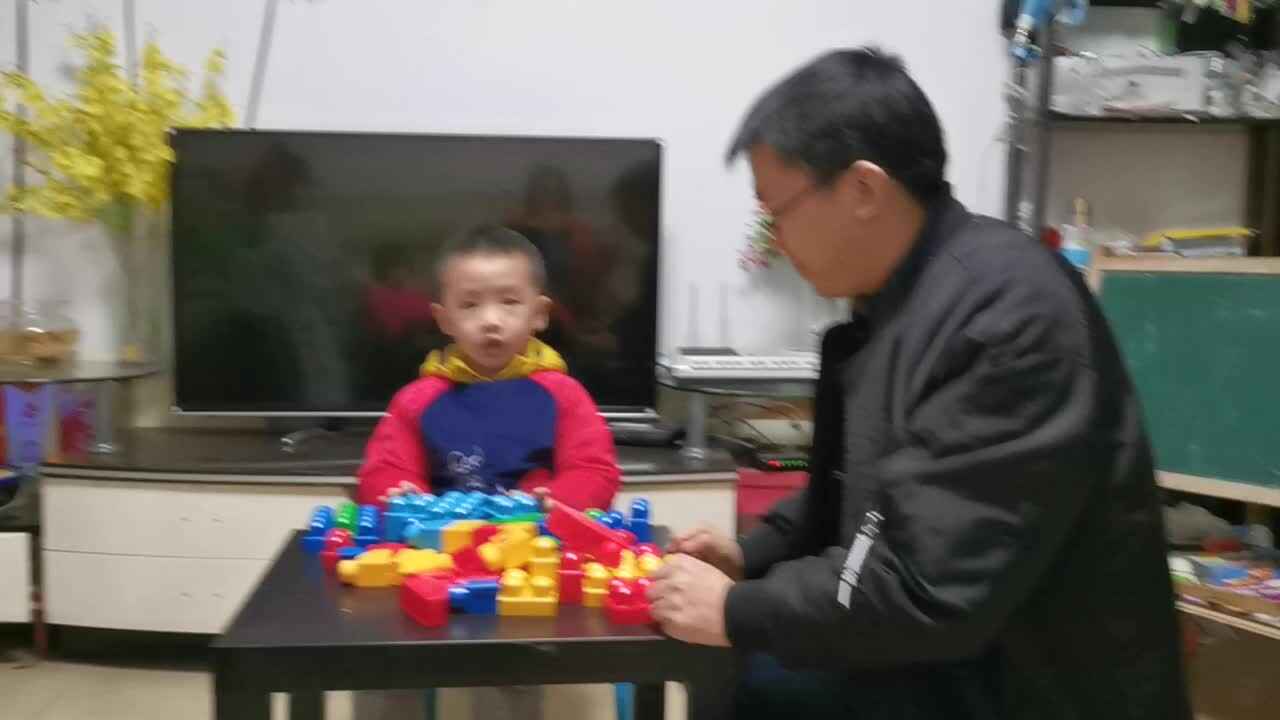 2019.12.11大A班侯忠宪—比较高矮2