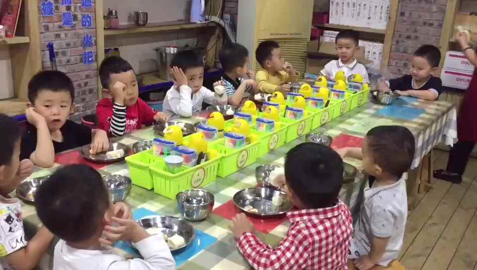 吃饭香喷喷.mp4