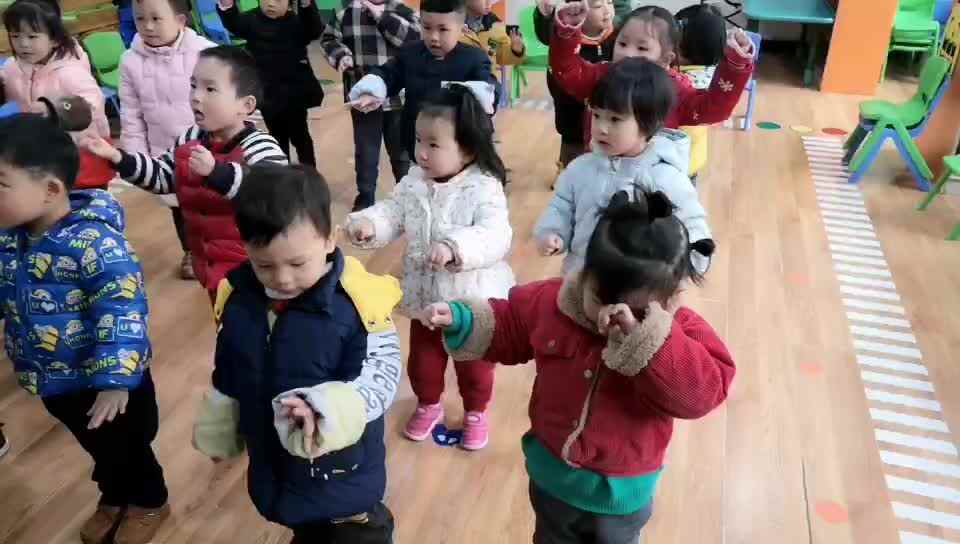 做早操.