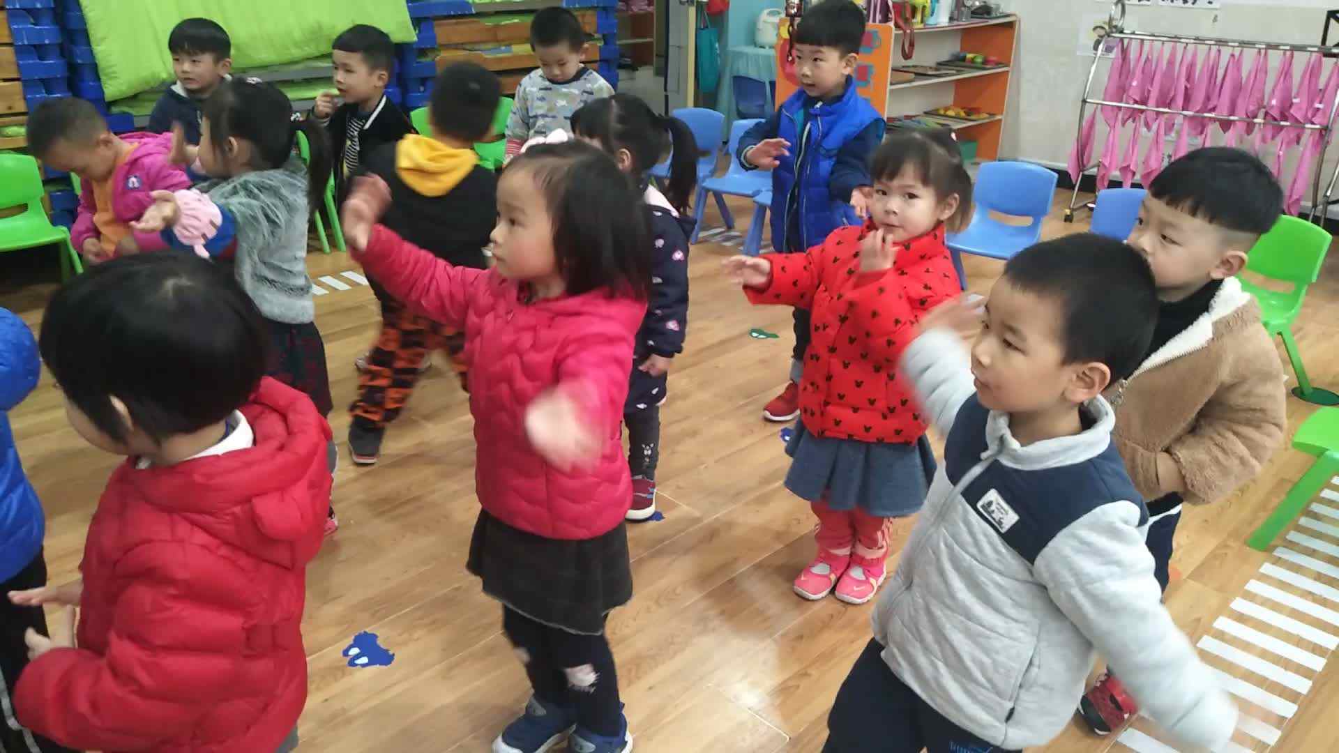 做早操.