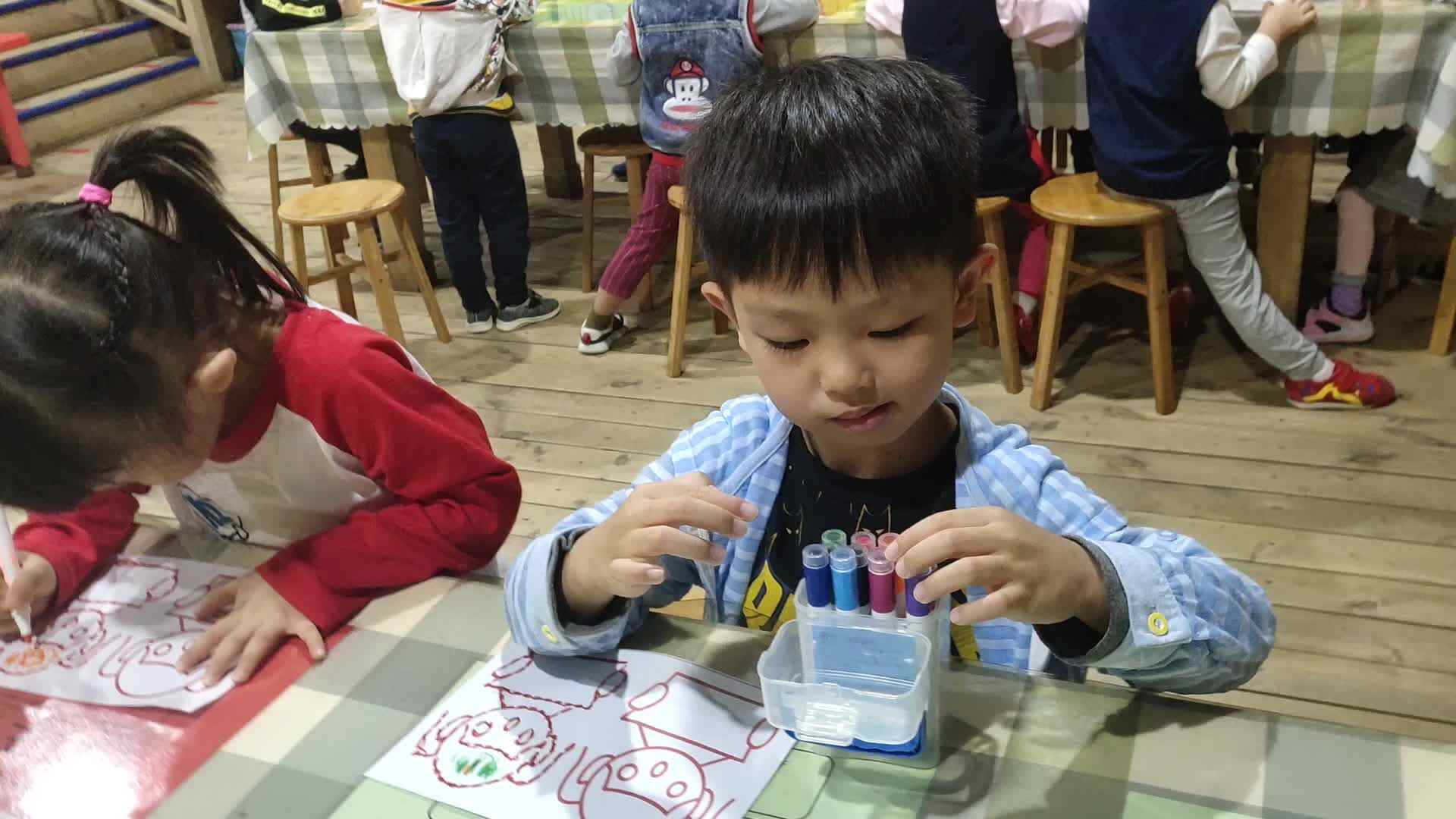 一起来画娃娃.mp4