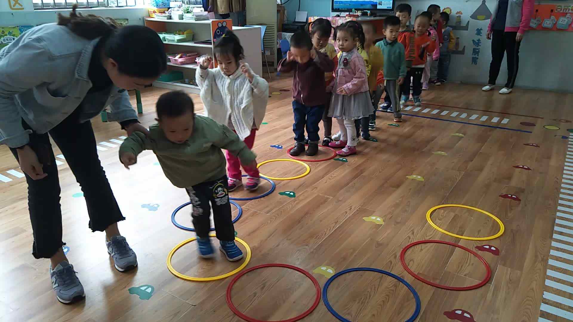- 跳圈圈