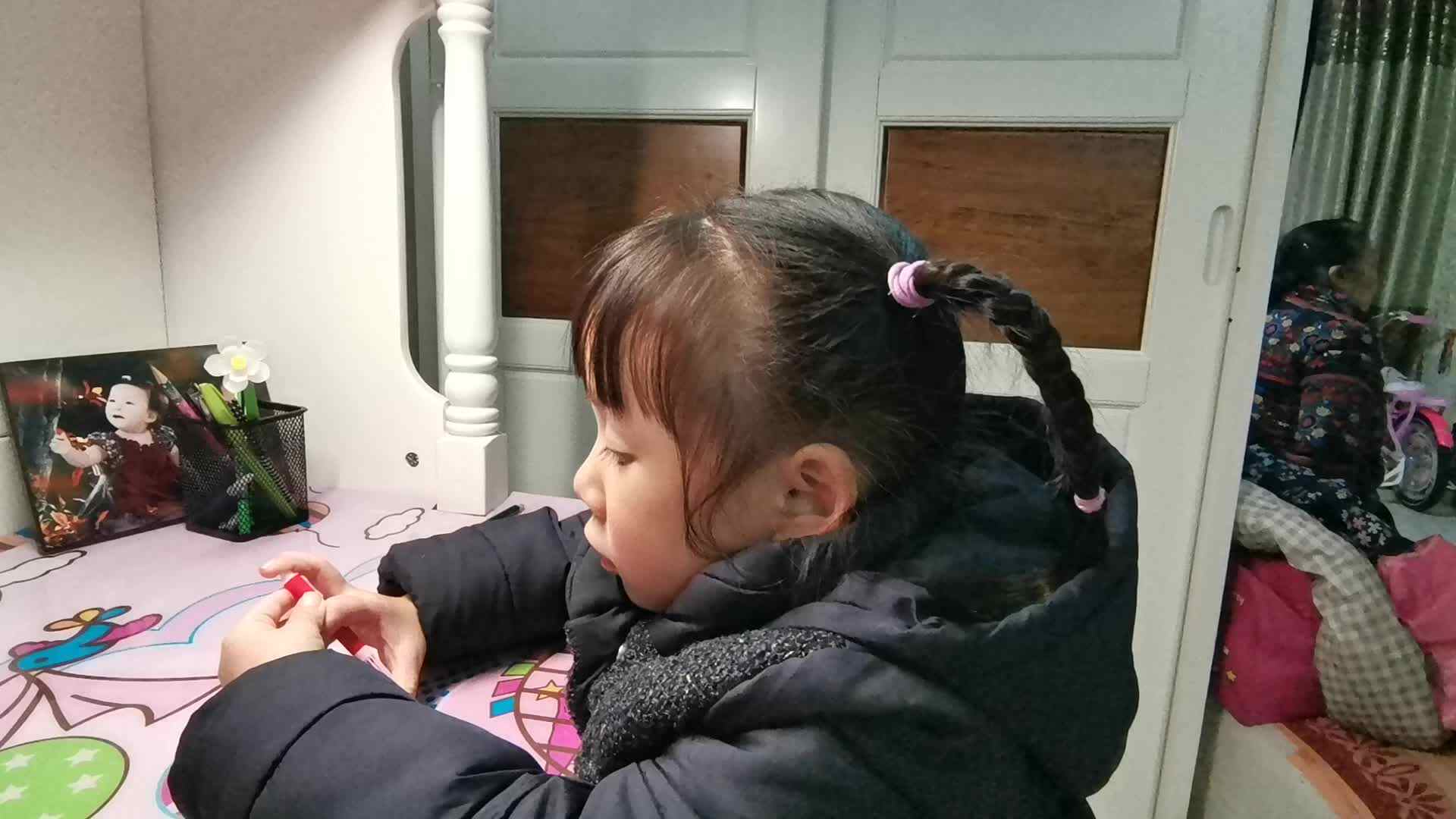 2019年12月17号实验中班14号张可欣家庭作业反馈2