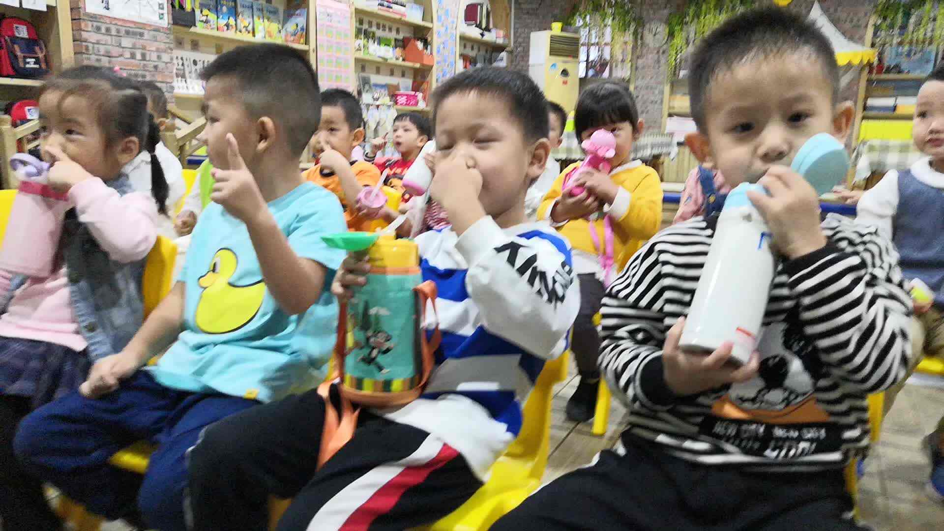 2019.9.10-2022级实验中班-日常11.mp4