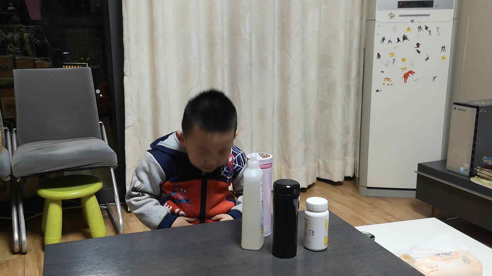 2019.12.11大A班刘昀稹小朋友家庭作业—比高矮1