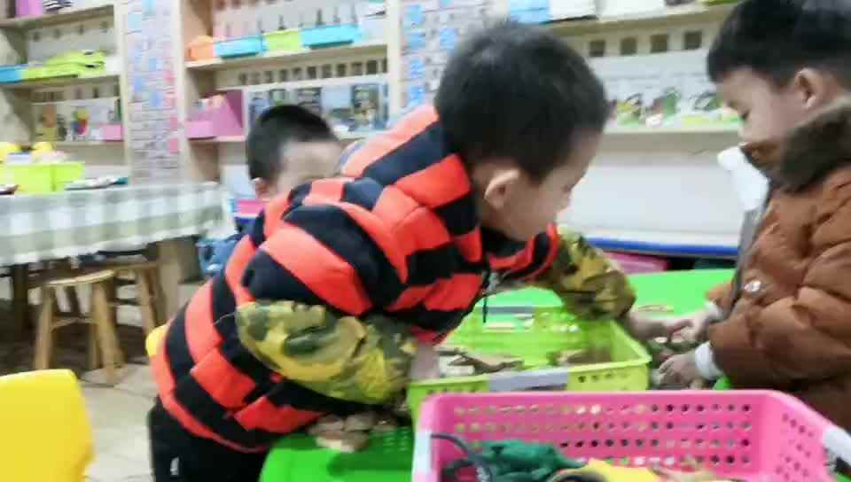 一起玩玩具