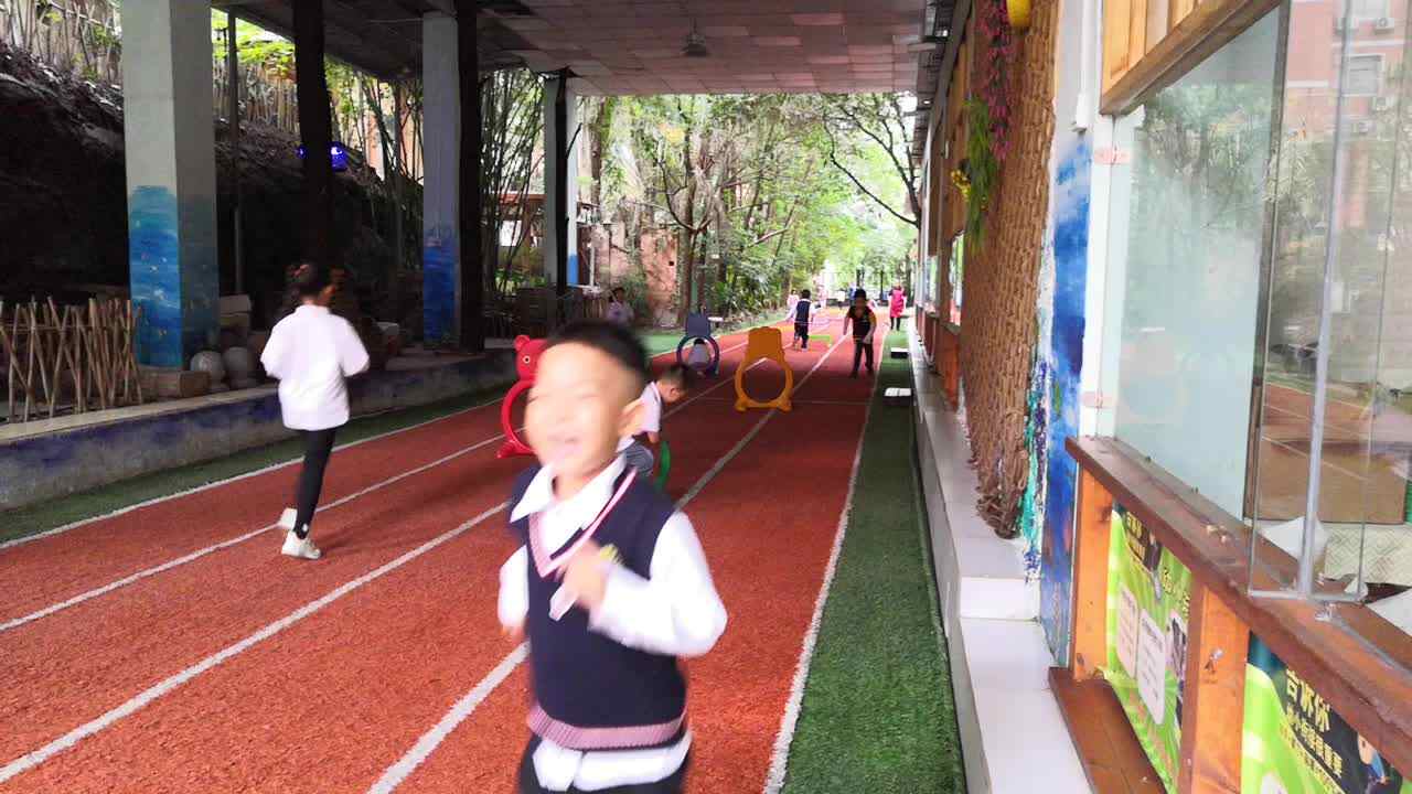 跑道上的我