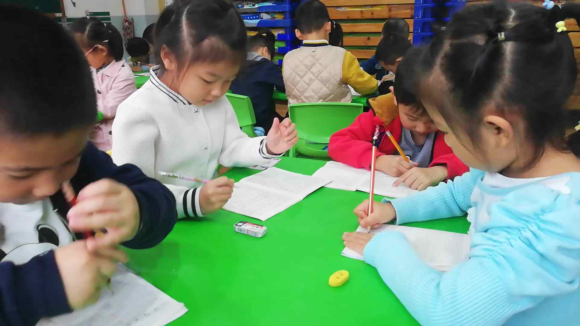 萌娃们的 认知课程 绘画艺术