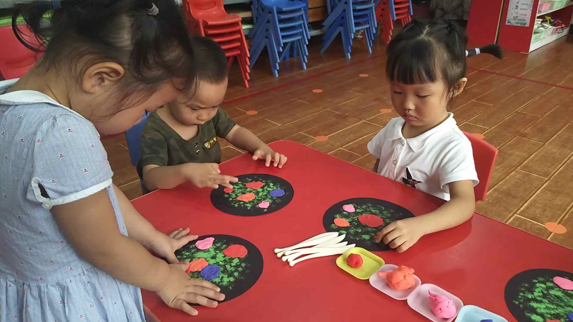 玩橡皮泥
