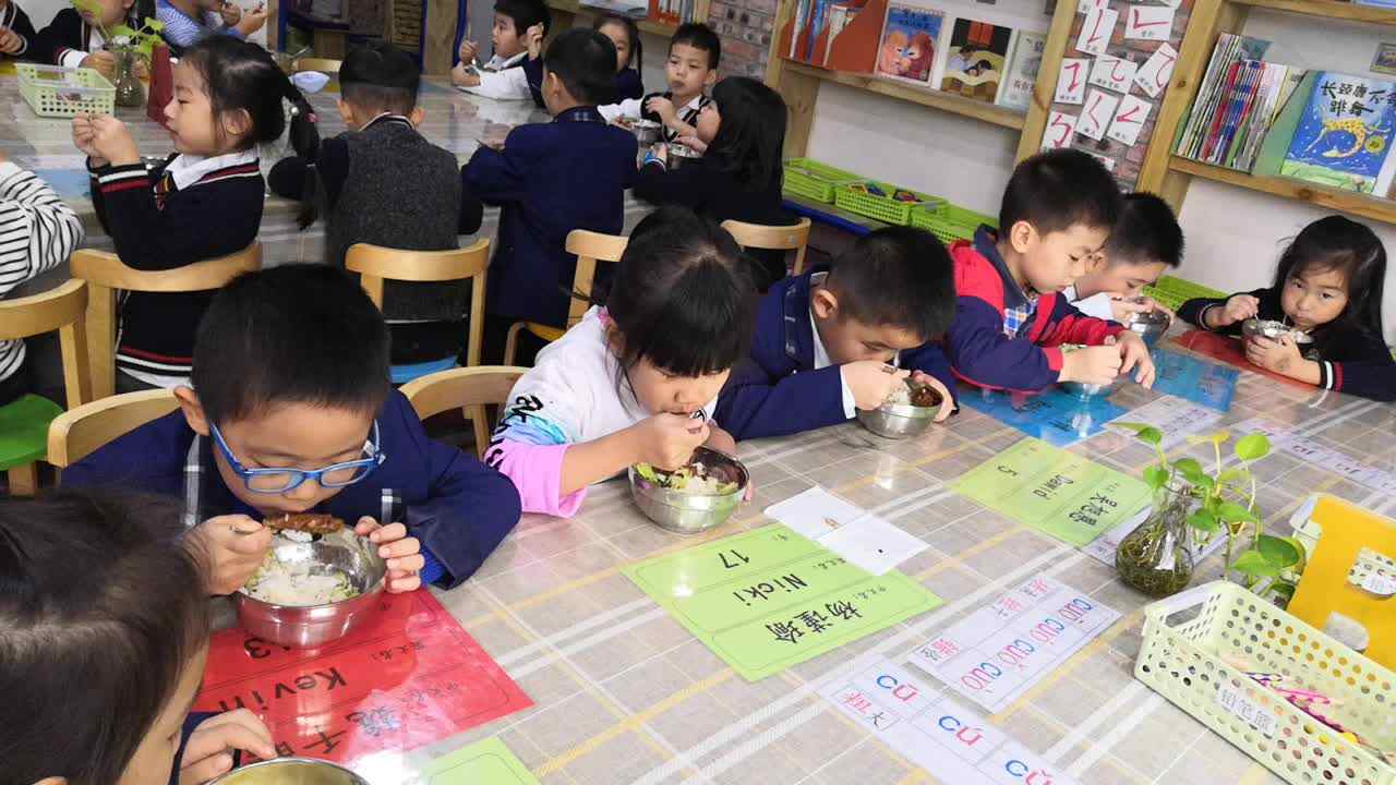 快来吃饭吧