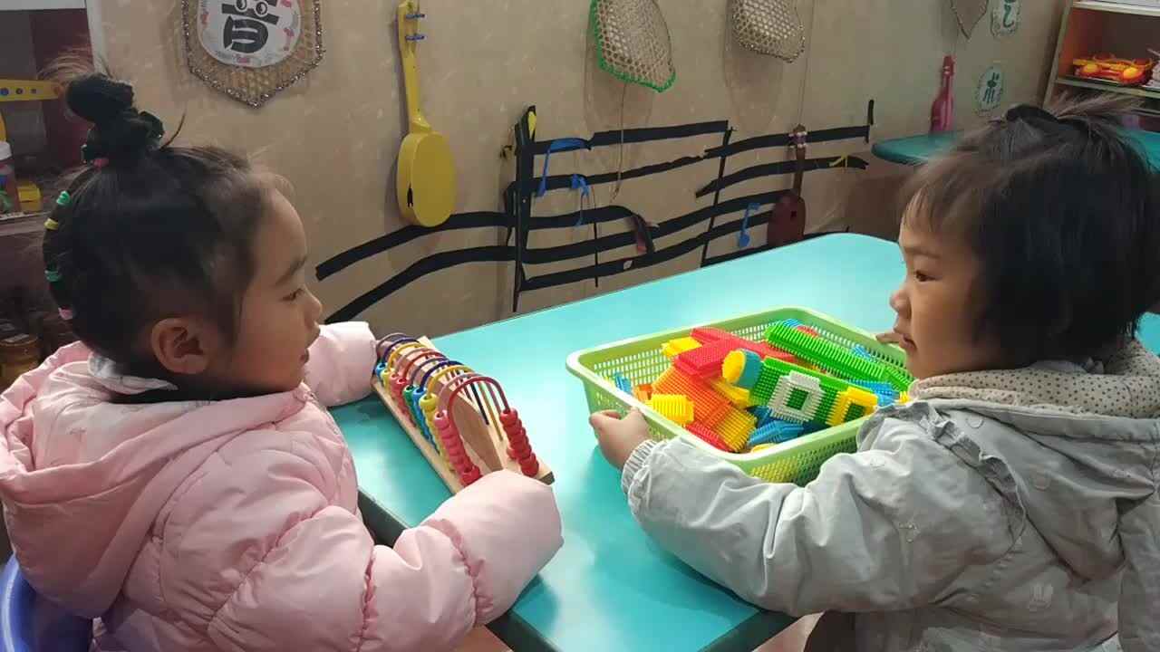 萌娃们在玩游戏