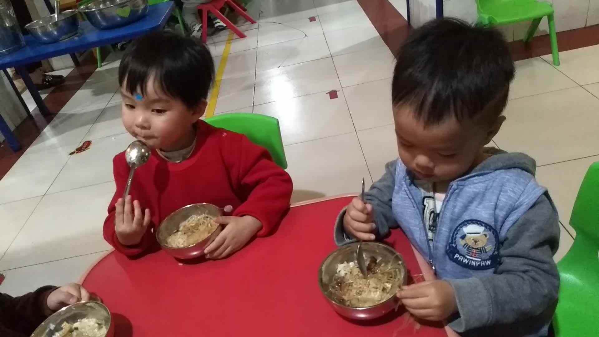 萌娃的日常午餐