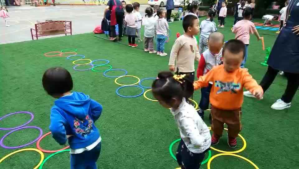 跳圈圈