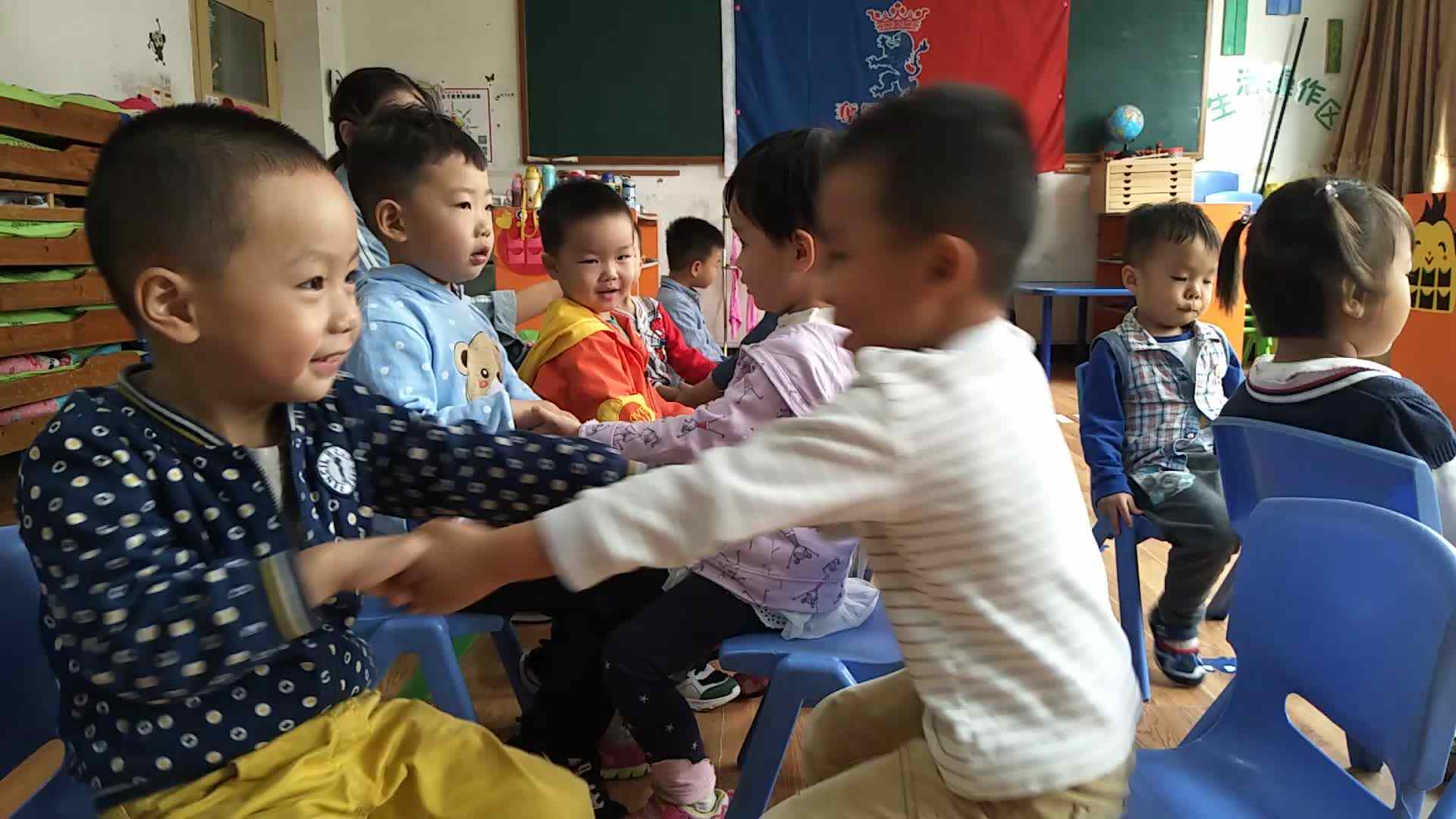 萌娃们在做日常表达