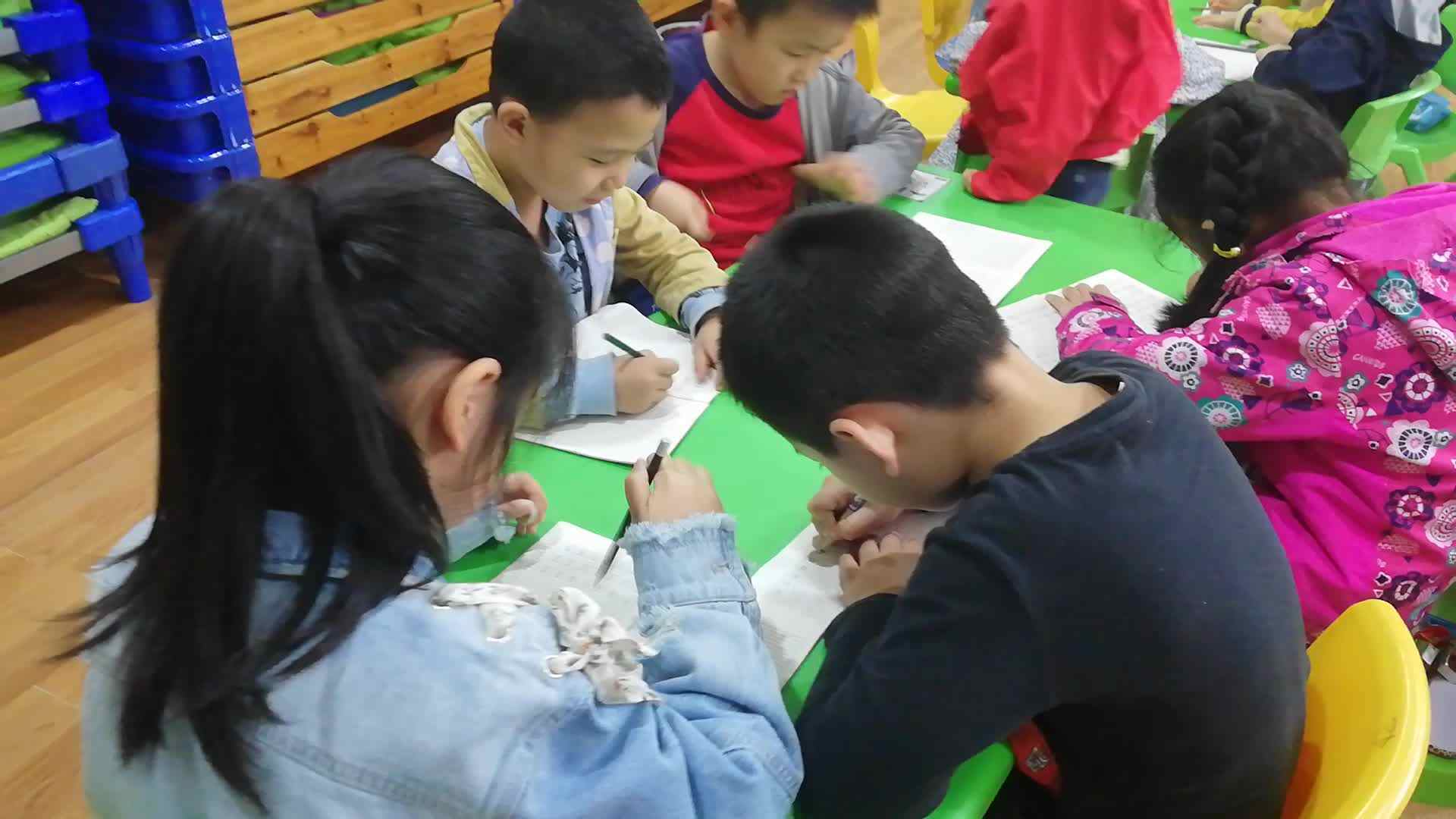 萌娃们在  语文能力