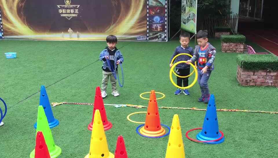 萌娃们爱做运动