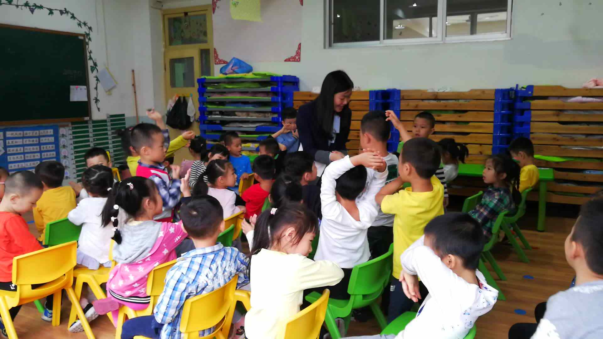 萌娃们在学习  外语