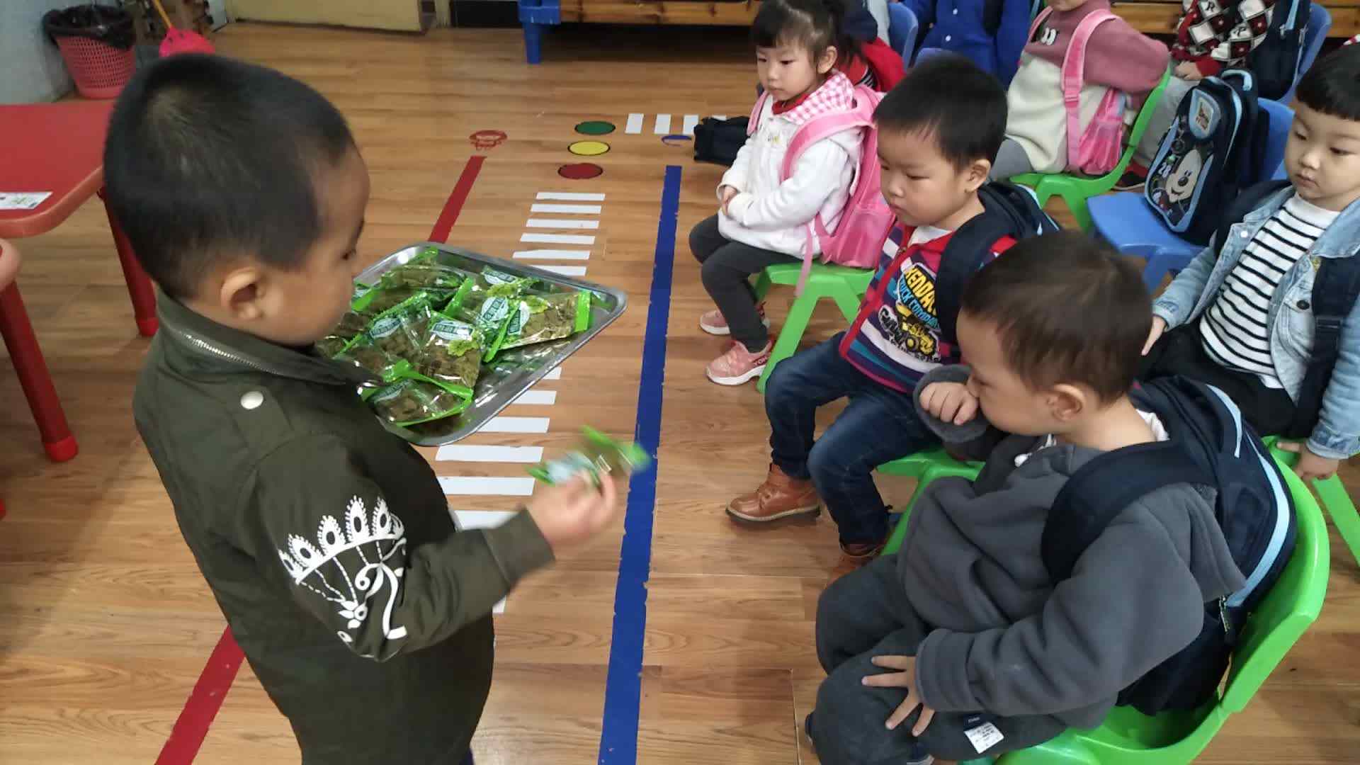 萌娃们 在上课