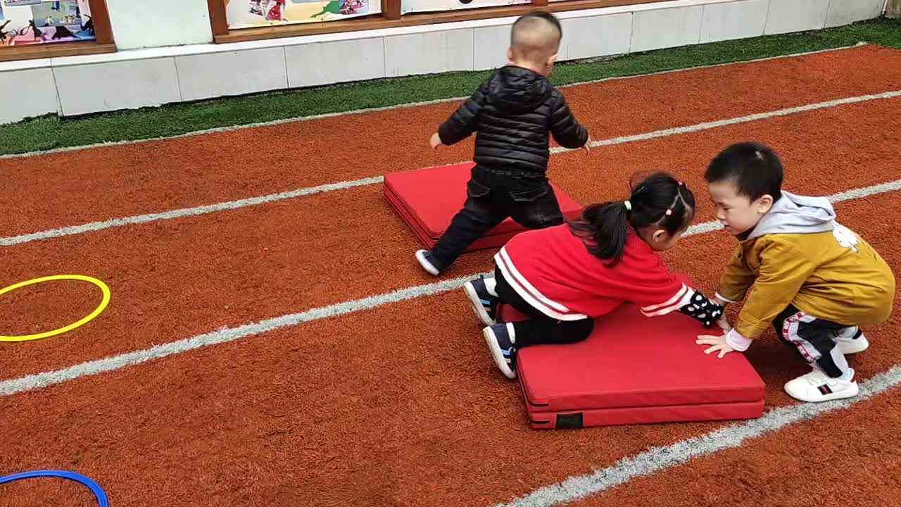 萌娃们在生存训练