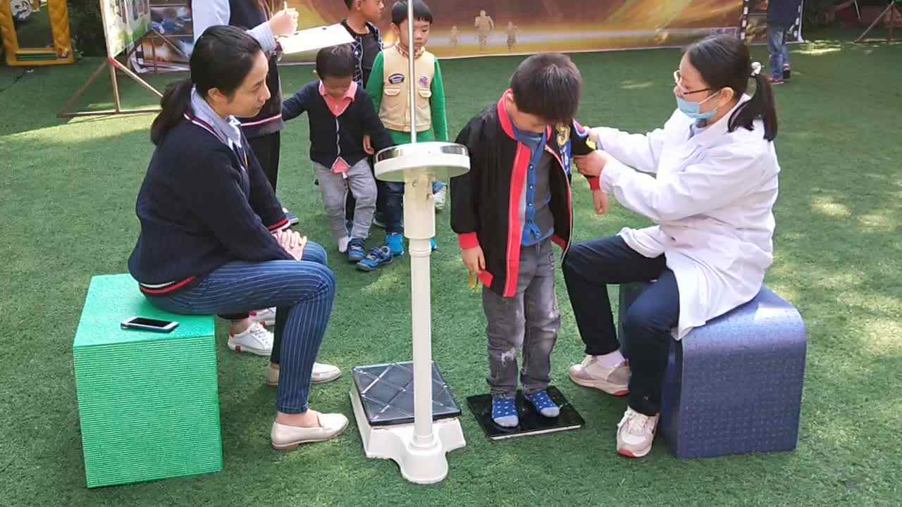 萌娃们的健康检查
