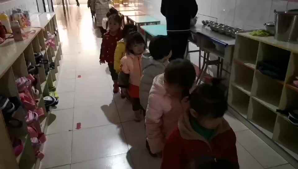 排队走