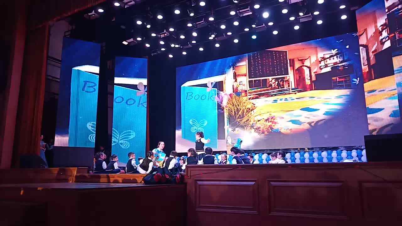 萌娃表演