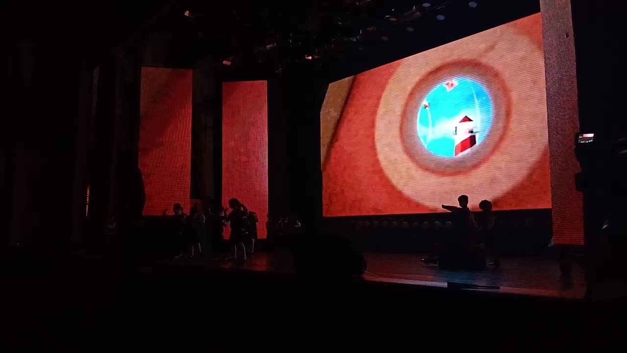 萌娃们表演