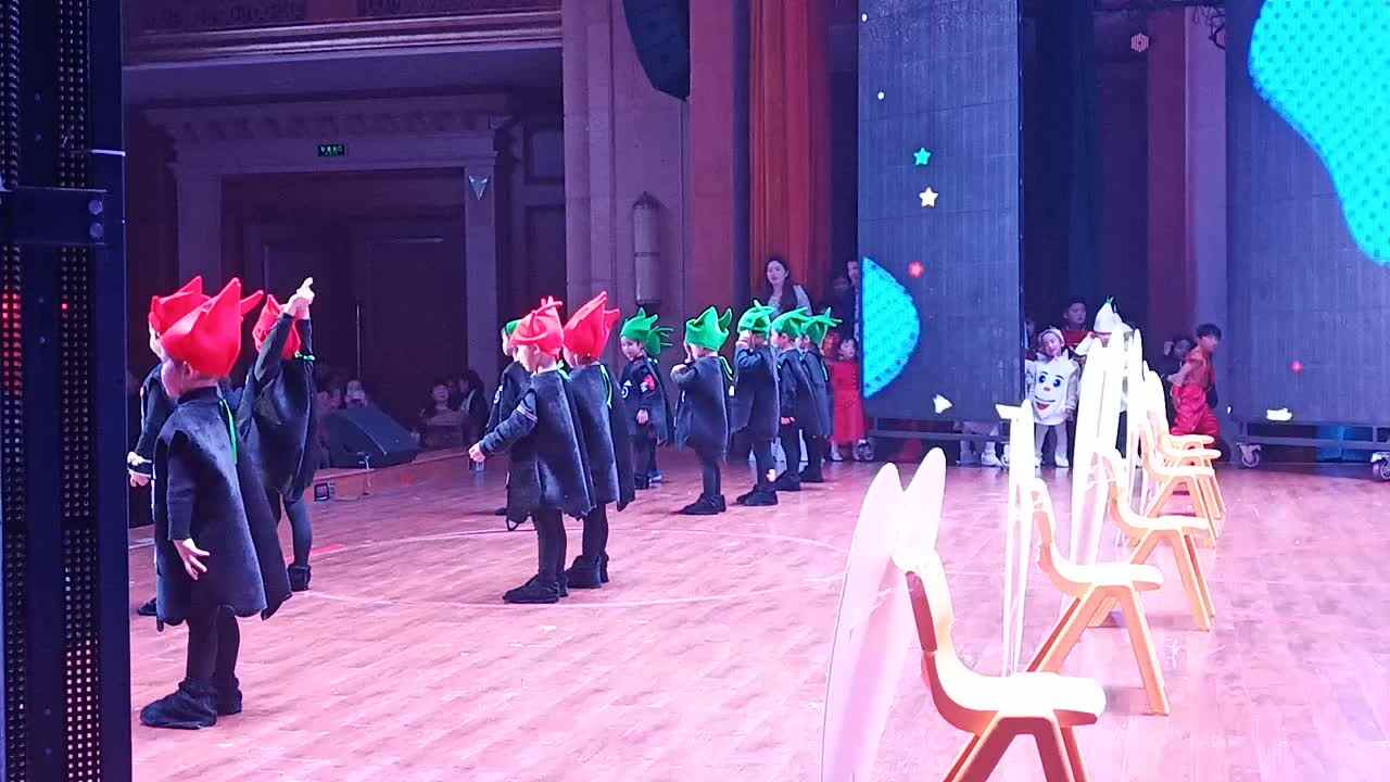 萌娃的表演艺术