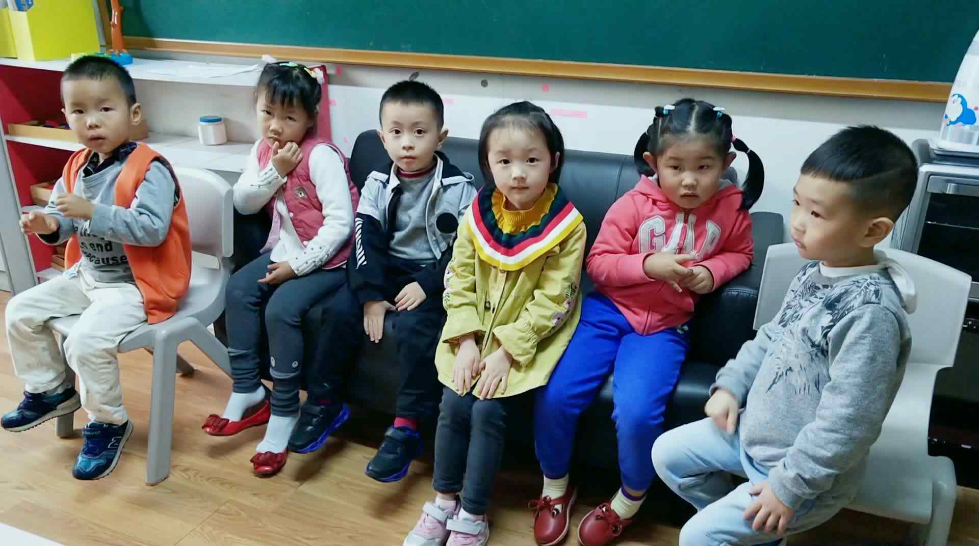 萌娃们在做日常认知