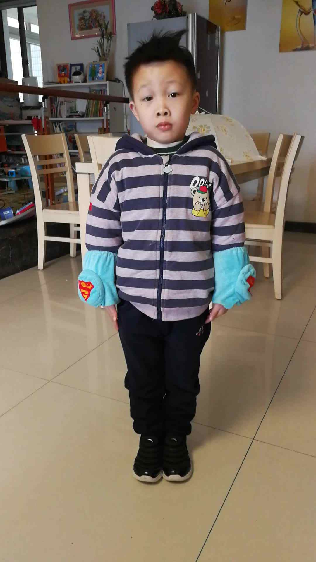 吴亚宸站姿