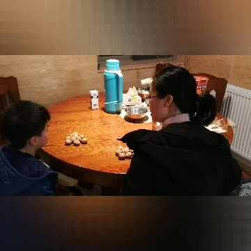 实验学前三班张淳博2.20数学游戏