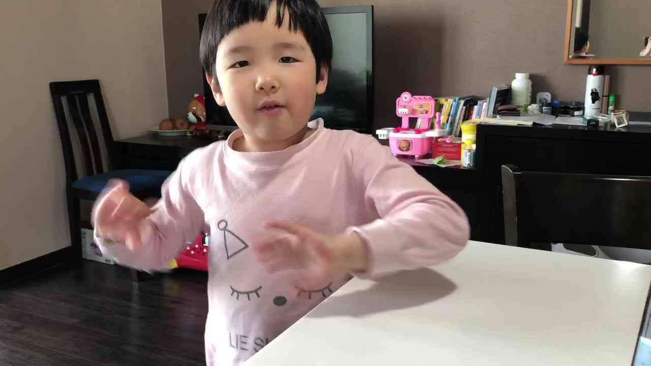 实验中班奉利珊英语作业