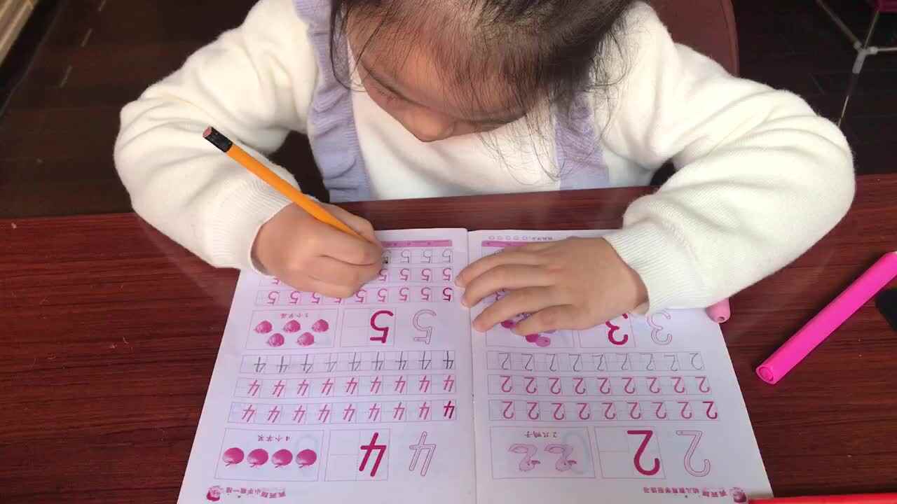 2020.3.22大A班31号段雨馨———（认识数字5和6）