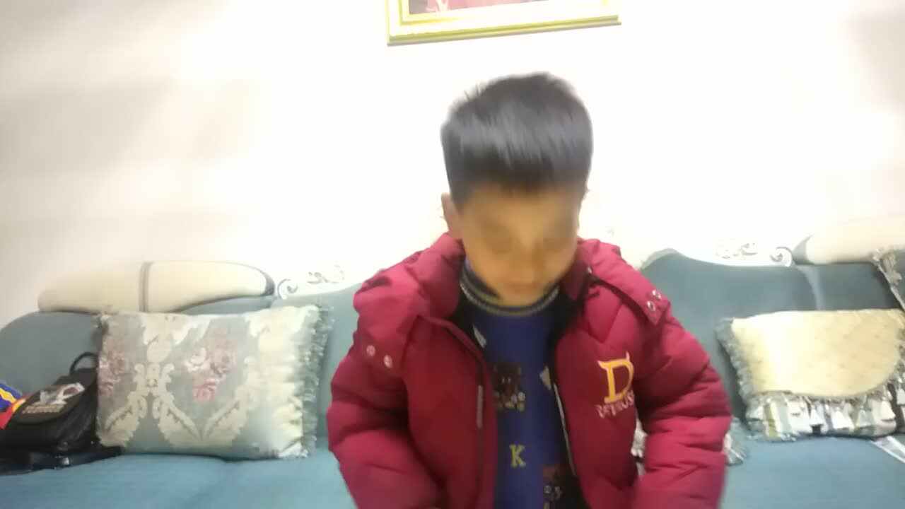 小实验静电反应     大A班云俊钦