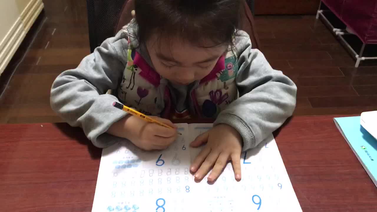 2020.3.27大A班31号段雨馨———（认识数字9和10）