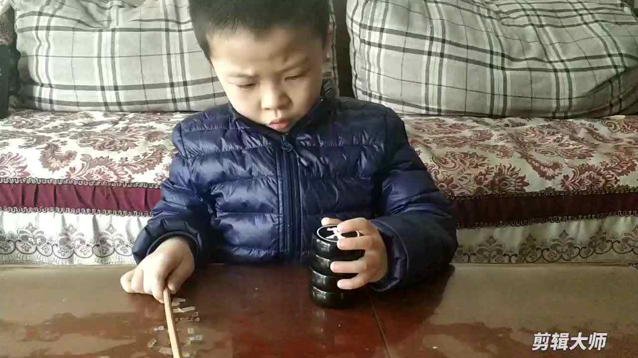 谭皓尹《惯性实验》