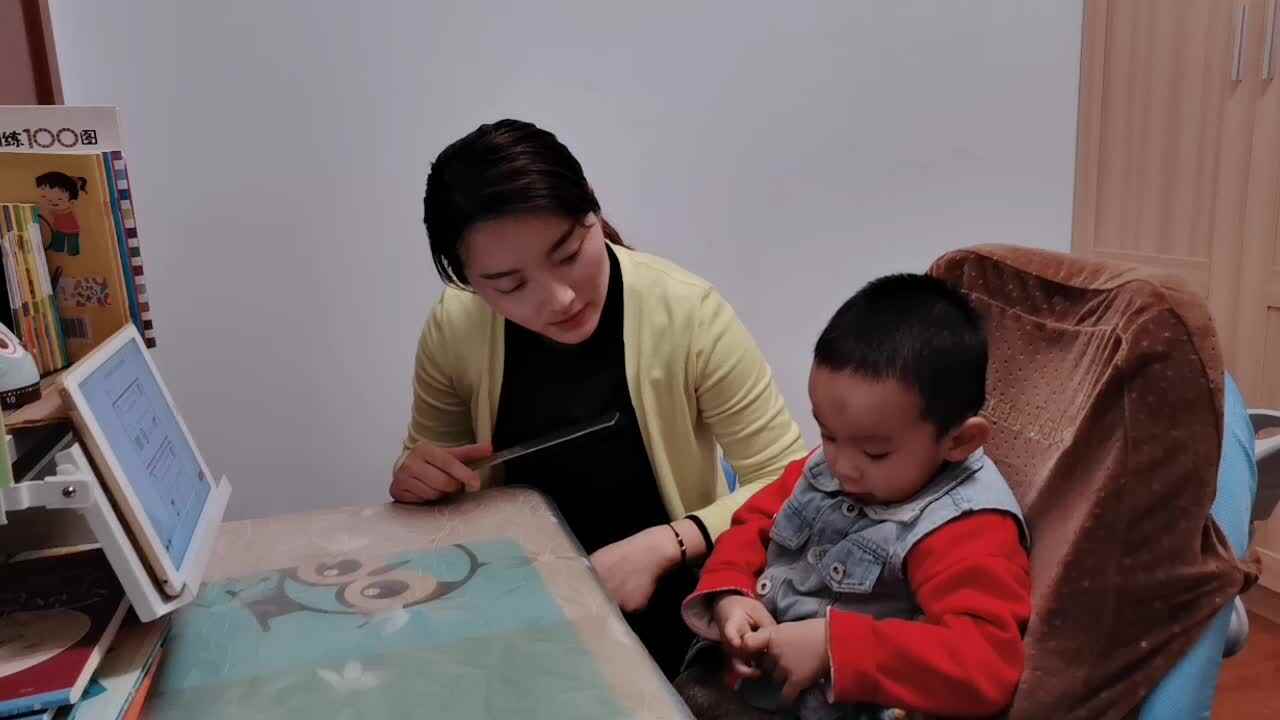 小A班-朱书安--英语自然拼读Ww学习2020.4.24.mp4