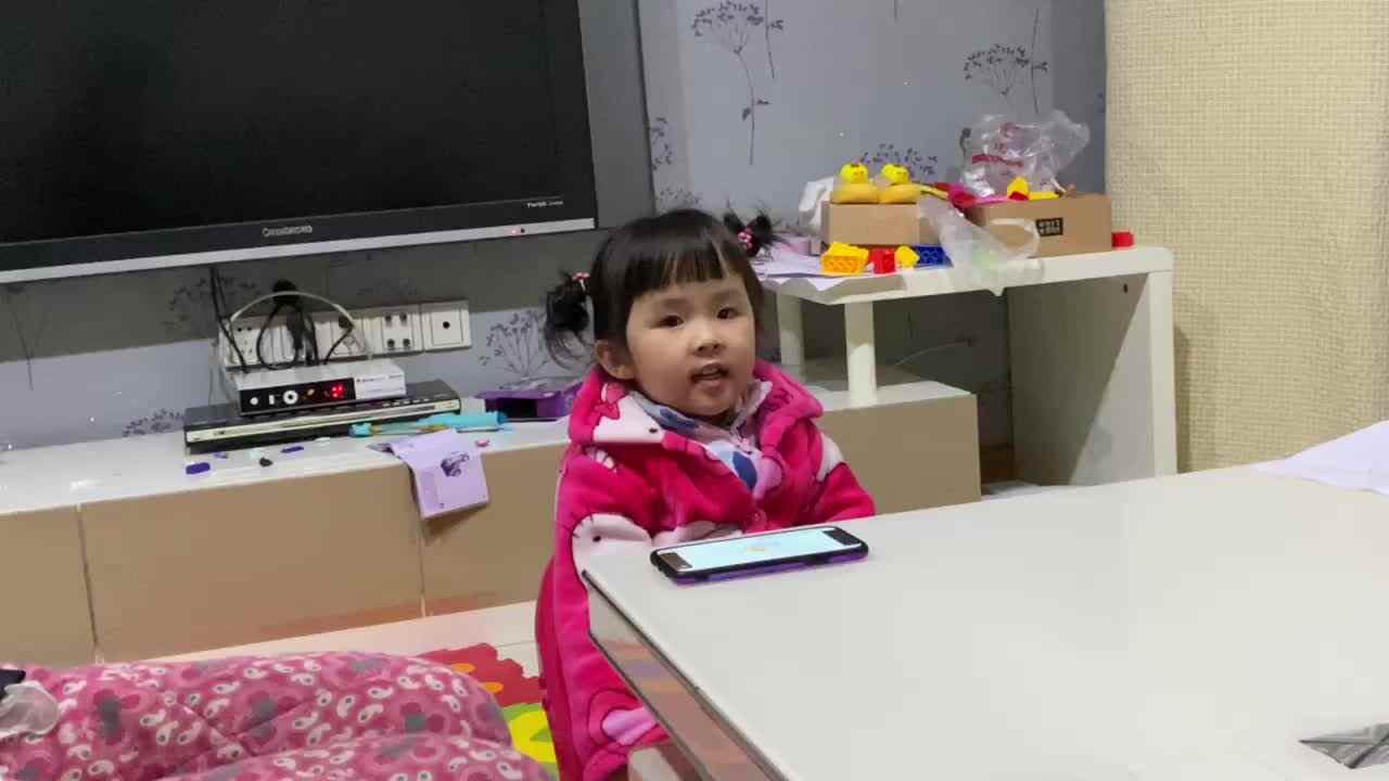 馋嘴的小猫